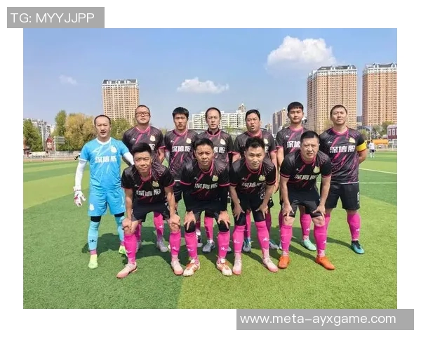 足球明星在慈善活动中展现温暖一幕感动无数球迷与孩子们的心灵